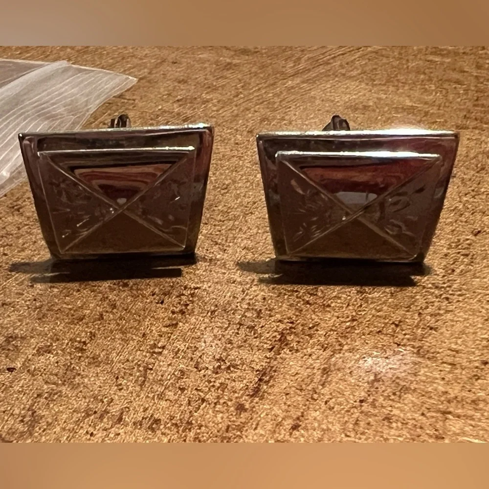 VINTAGE MEN’S FASHION CUFFLINKS.